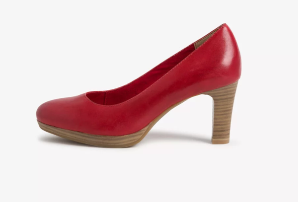 Rød sko med høj hæl